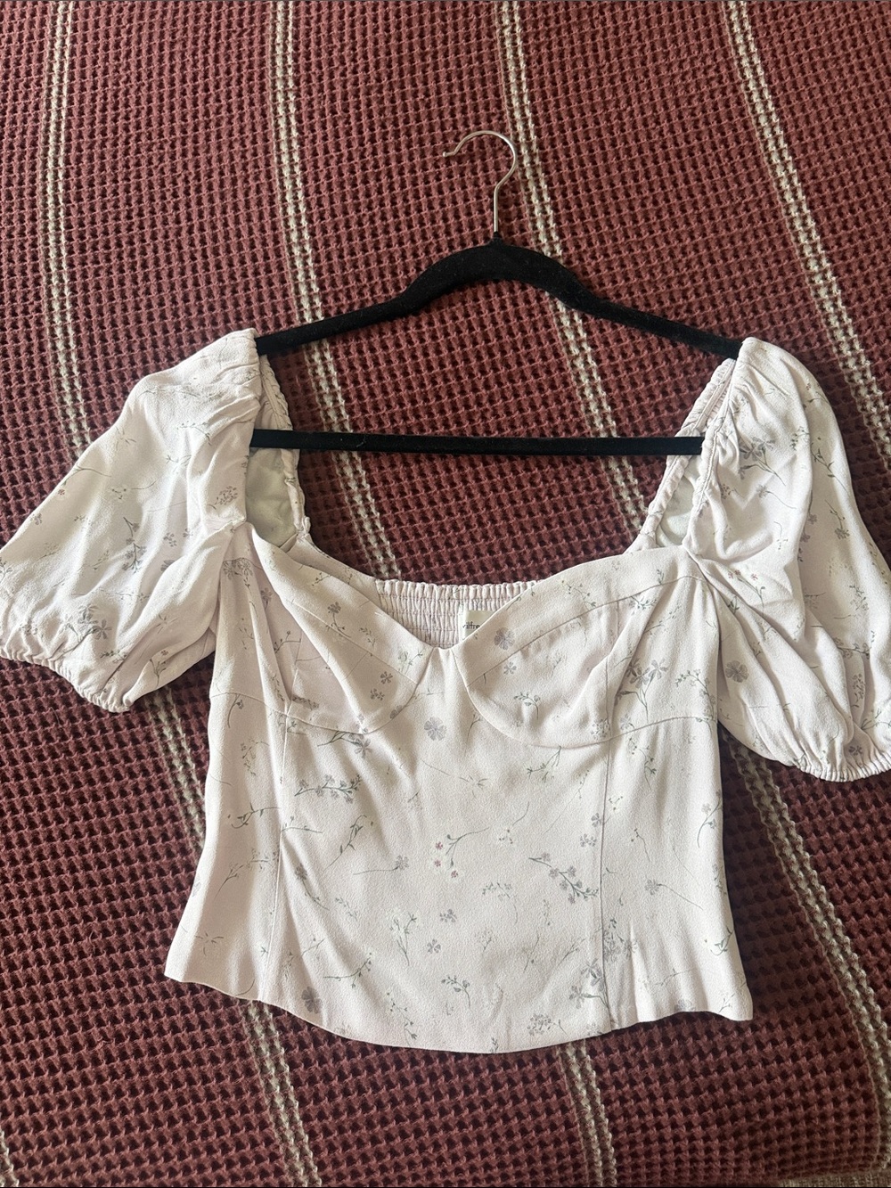Aritzia Cream Floral Puff-Sleeve Sweetheart Top